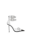 Escarpins à boucles et talons aiguilles