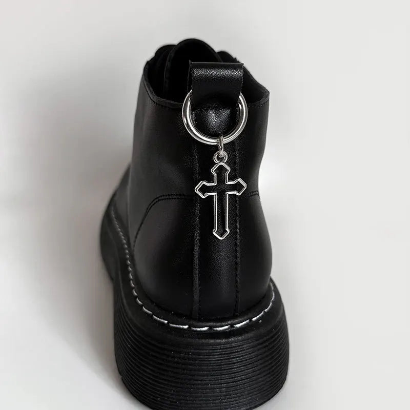 Pendant Boots