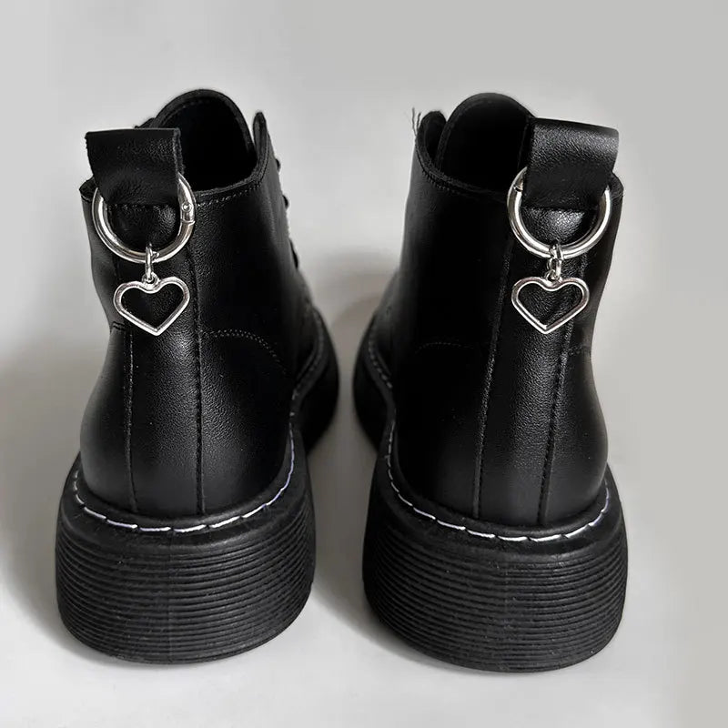 Pendant Boots