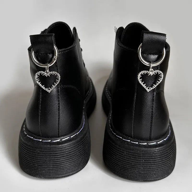 Pendant Boots