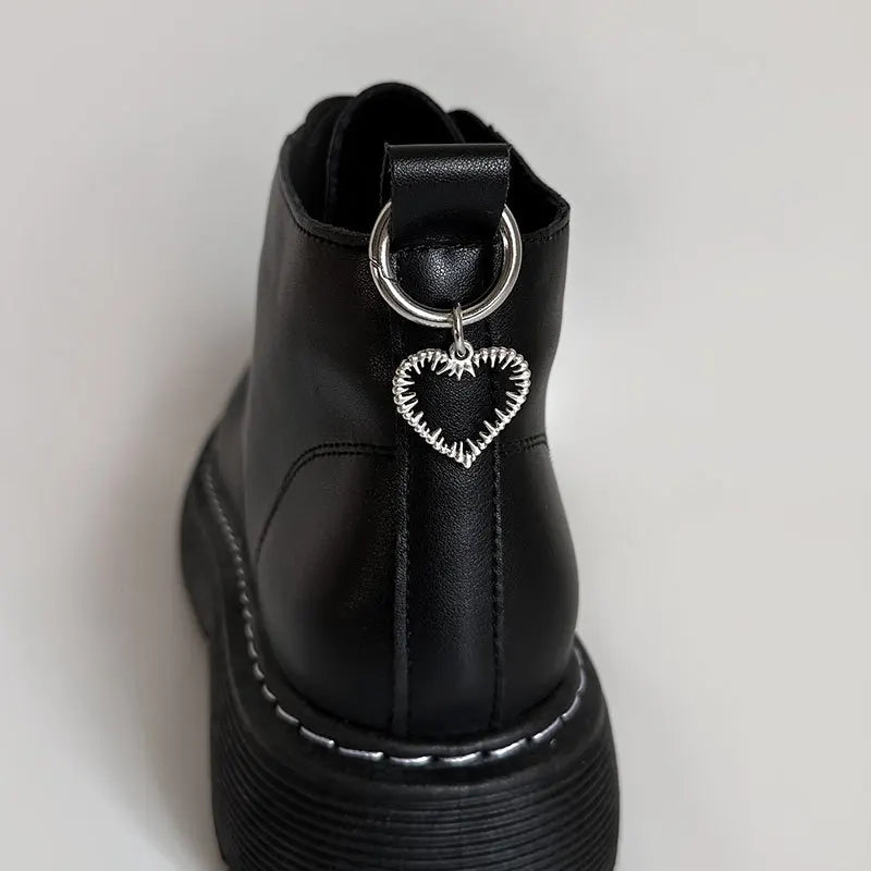 Pendant Boots