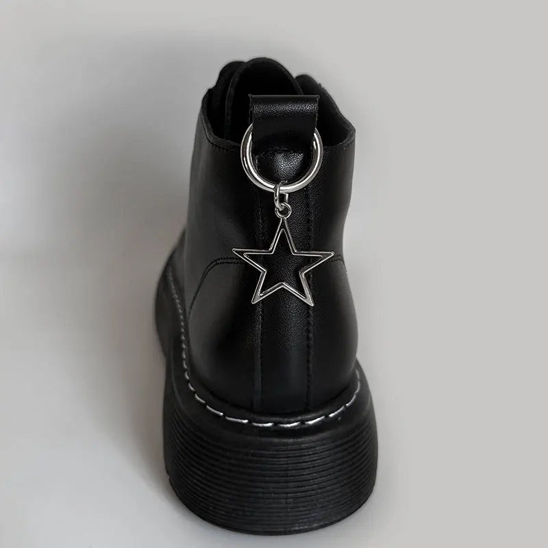 Pendant Boots